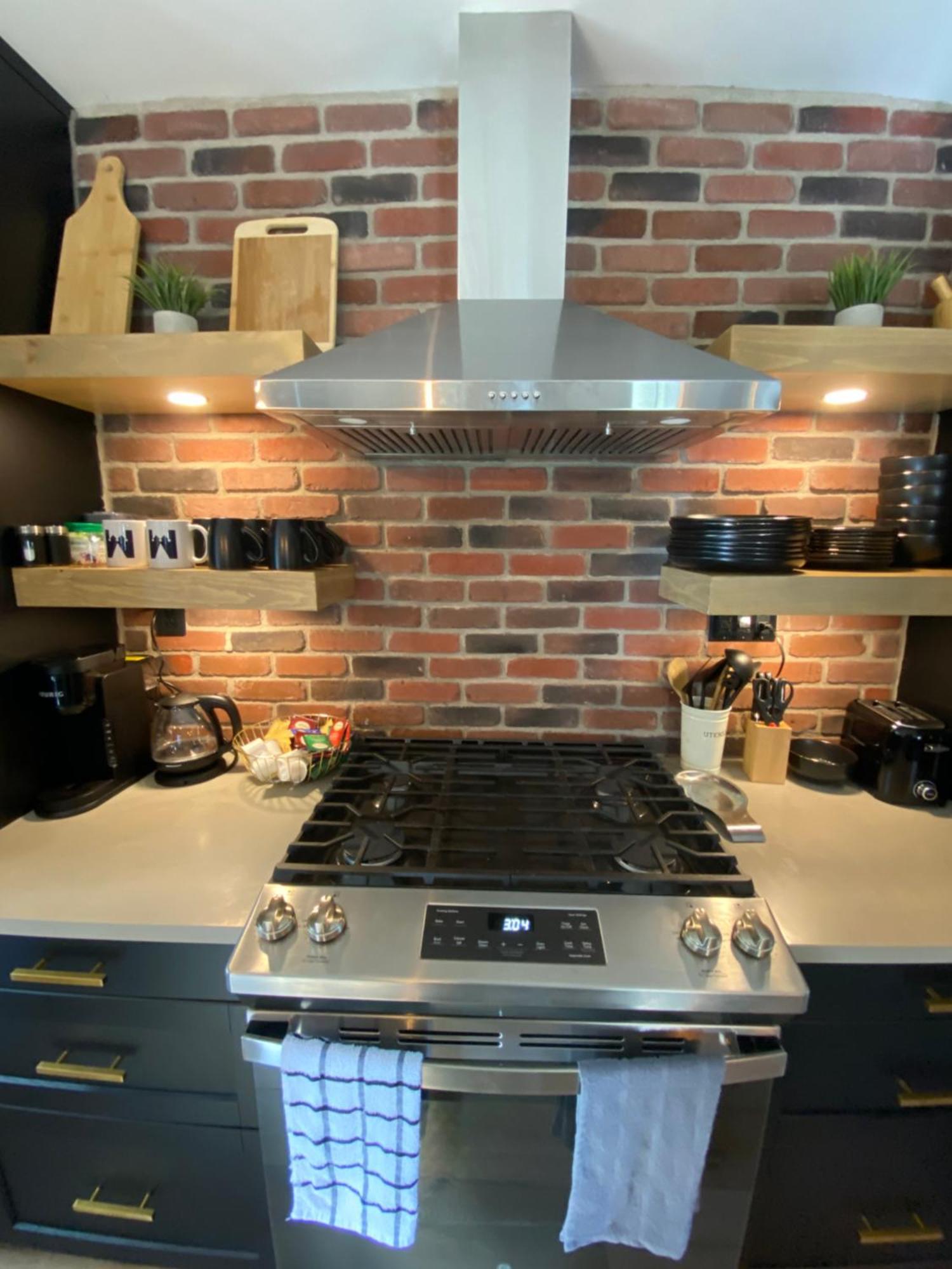 Stylish Downtown Kingsville Getaway With Putting Green, Firepit & Games ภายนอก รูปภาพ